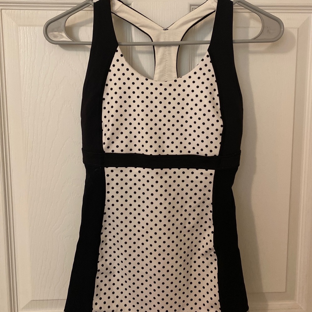 Lululemon workout tank size 4